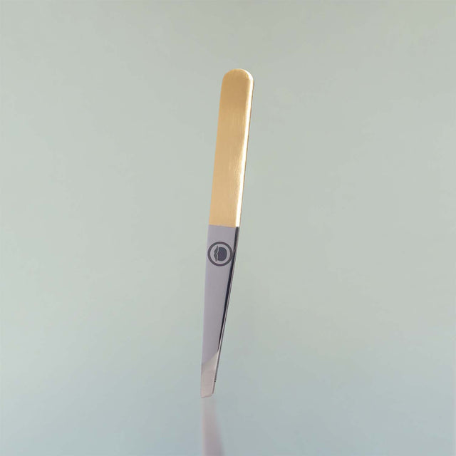 Tweezers